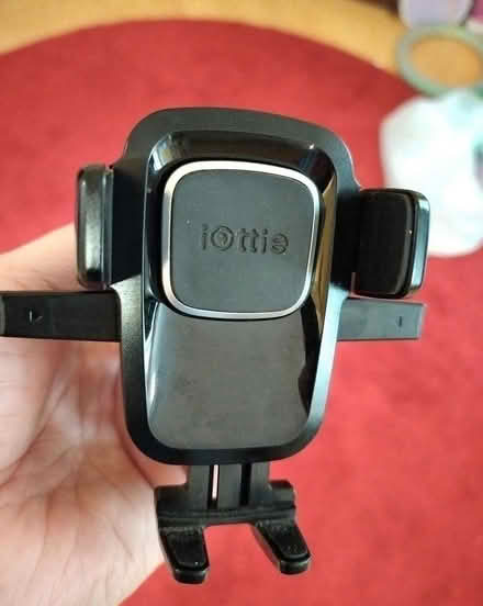 Photo of free iOttie Universal Car Mount (north Cambridge) #3