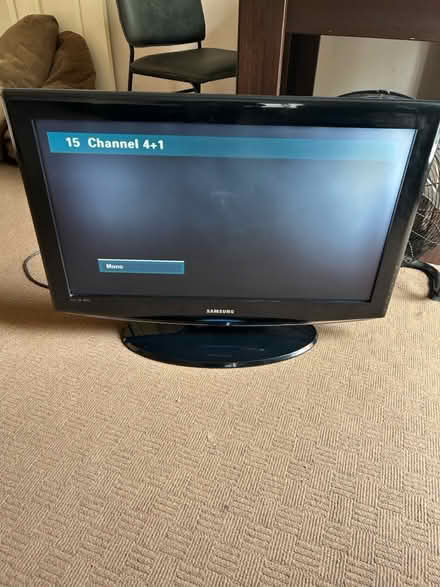 Photo of free Samsung TV with remote (Surrey Quays SE8) #4