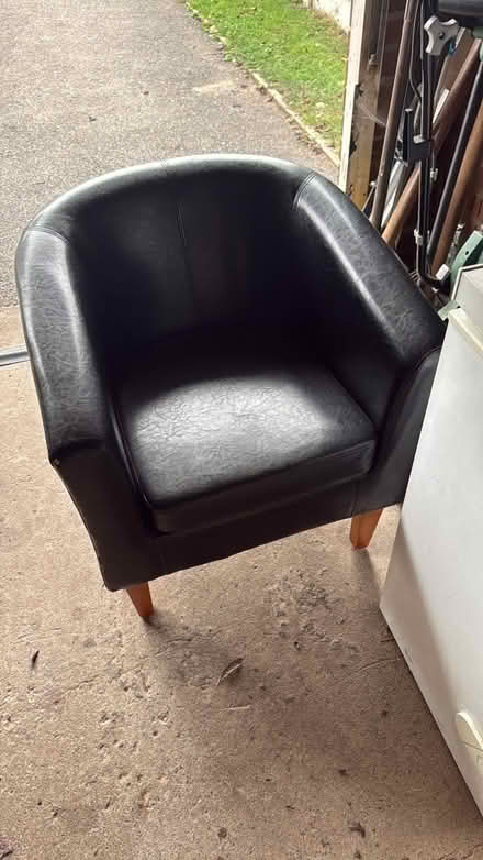 Photo of free Faux leather chair single (Ng22 0qa) #1