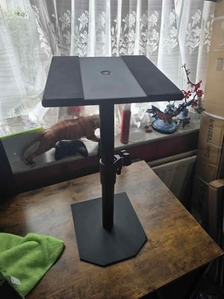 Photo of free 2 floor speaker stands (Ryelands LA1) #1