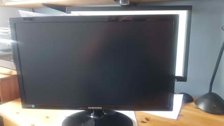 Photo of free Computer Screen (Croxley Green WD3) #1