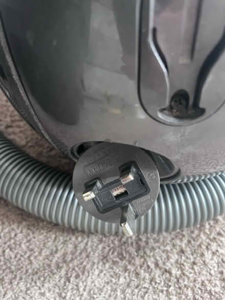 Photo of free Dyson hoover (DE72) #3