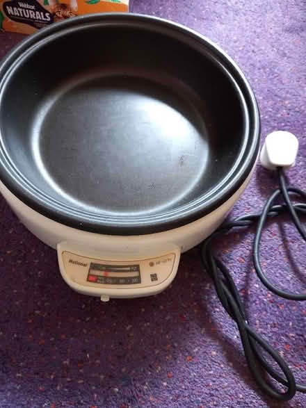 Photo of free Electric non-stick Pan (Collyhurst M40) #1