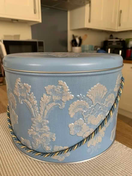 Photo of free Large cake tin /storage tin (CV34 Emscote) #1