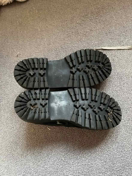Photo of free Women’s shoes UK7 / EU40 (Hampton TW12) #2