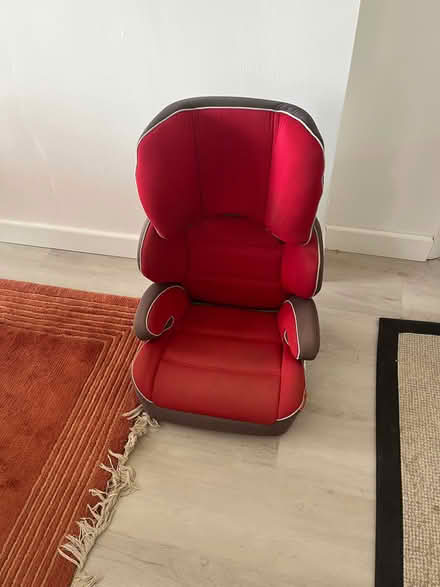 Photo of free Child’s car seat/booster cushion (Milbourne SN16) #4