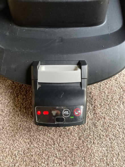 Photo of free Maxi Cosi kids car seat (Southport PR8) #3