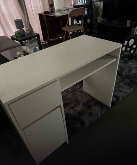 Photo of free Desk (Shelley Rd area, Wboro NN8) #1