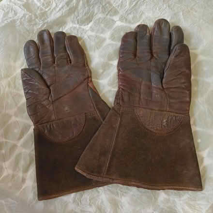 Photo of free Vintage motorcycle/ car/ flying gloves (Joppa EH15) #1