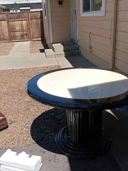 Photo of free table (Union City) #1