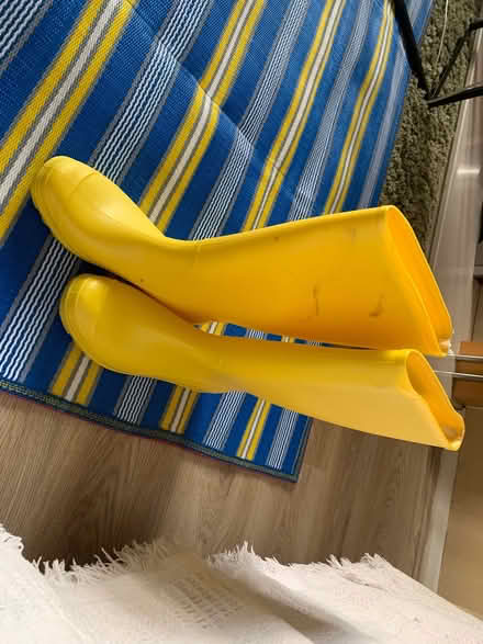 Photo of free Hold-all bag and yellow wellies (Innsworth GL3) #2