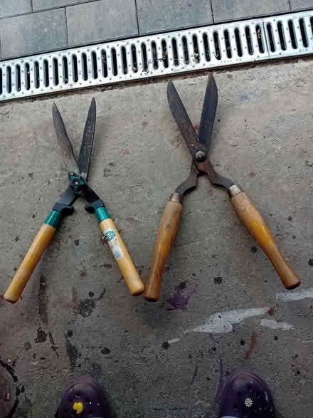 Photo of free Garden shears x 2 pairs (Bilton HG1) #1