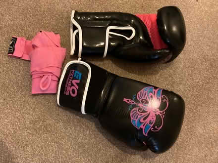 Photo of free Boxing gloves (10oz) and binding tape (Woking GU21) #1