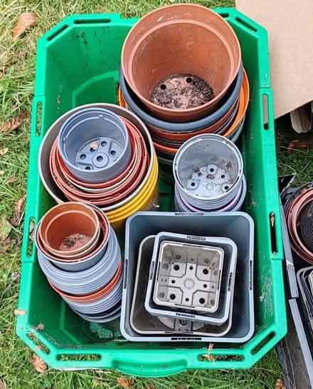 Photo of free Plant pots, various sizes (Aldershot) #2
