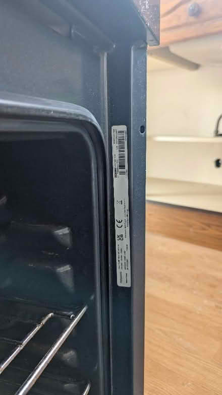 Photo of free Hotpoint single oven (Levens LA8) #3