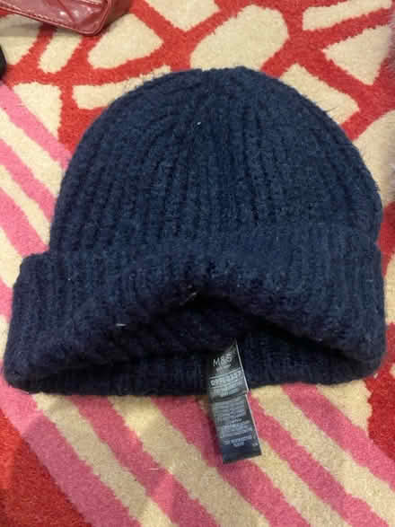 Photo of free hat glove scarf (Badger Farm) #2