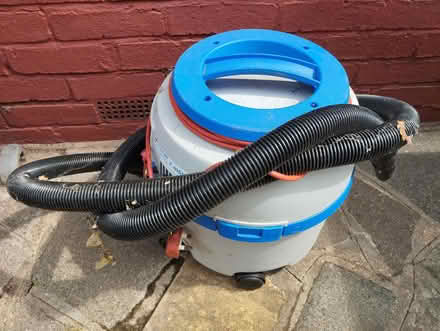 Photo of free Vacuum cleaner (Welling DA16) #1