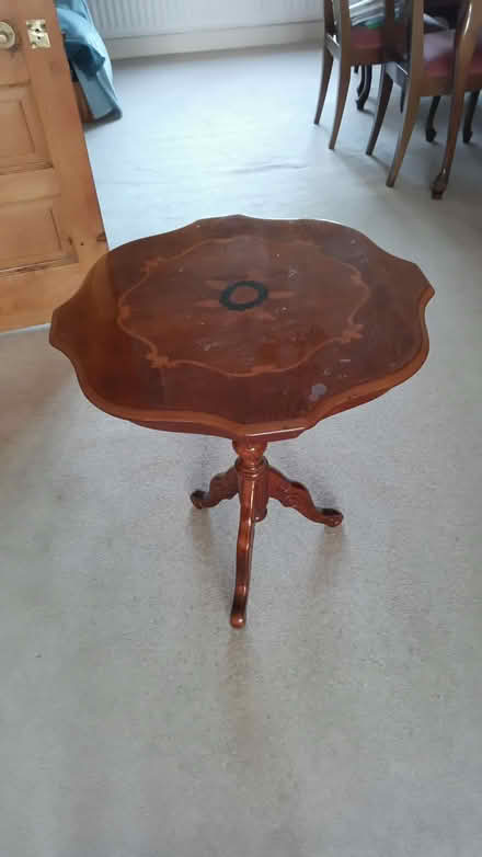 Photo of free A decorative table (Heswall CH60) #1
