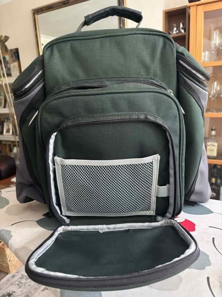Photo of free Picnic Backpack (Brookwood GU24) #2