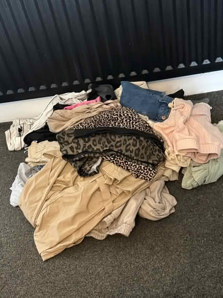 Photo of free Women’s clothes (S122jj) #1