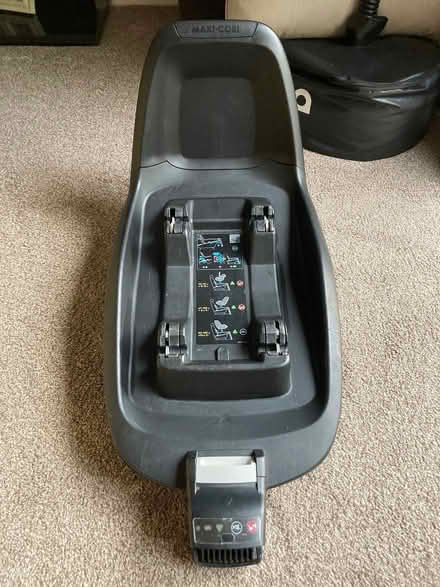 Photo of free Maxi Cosi kids car seat (Southport PR8) #4