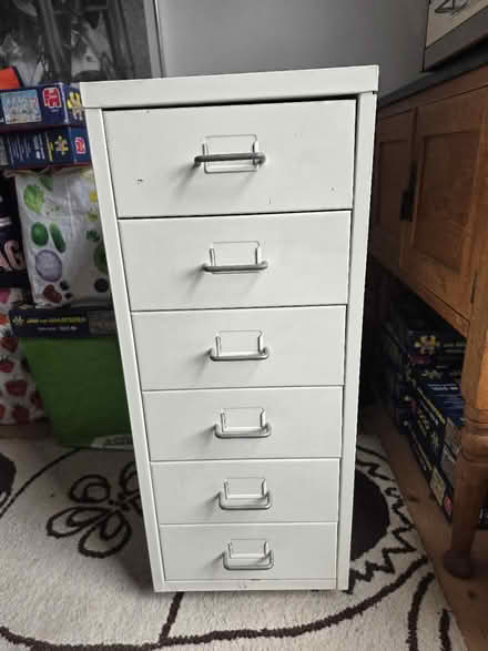 Photo of free Small metal filing unit (EN3) #1