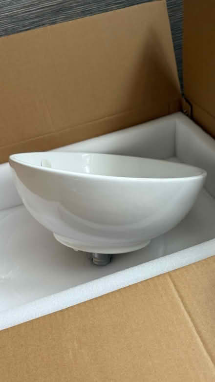 Photo of free Over mount basin sink used (West Wickham BR4) #2