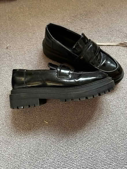 Photo of free Women’s shoes UK7 / EU40 (Hampton TW12) #3