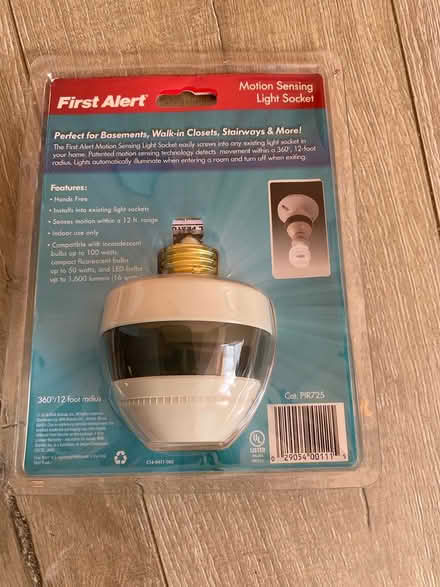 Photo of free Automatic light bulb (East Palo Alto) #1