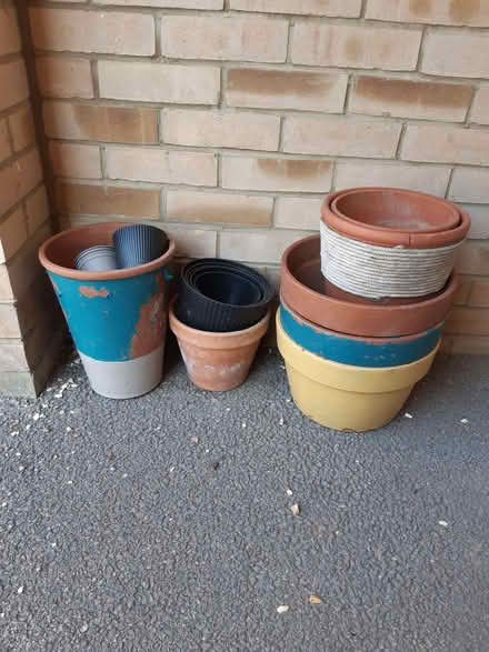 Photo of free Plant pots (Saint George's CO2) #1