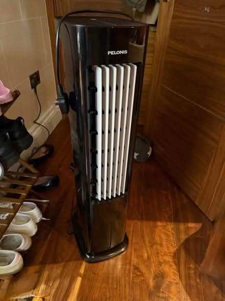 Photo of free Pelonis Tower Fan (Bayswater/Lancaster Gate W2) #1