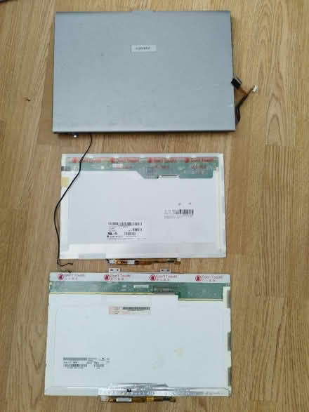 Photo of free Laptop LCD Screens 15.4" and 14" (Charlton SE7) #2