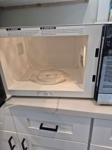 Photo of free Panasonic Microwave 1.5cu (Washington dc) #4