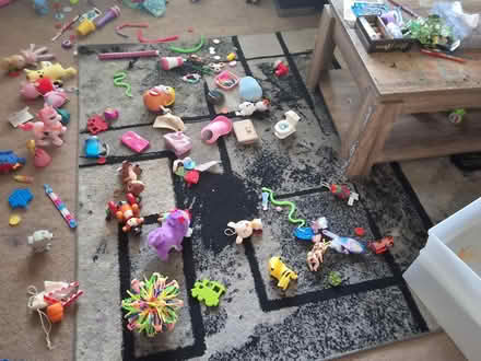 Photo of free Toys (Horley RH6) #1