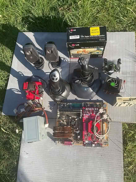 Photo of free Computer bits (Lincoln Avenue, TW2) #1