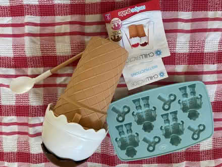 Photo of free Ice-cream/Slushy Maker & Robot Ice Cubes (Horn's Mill SG13) #1