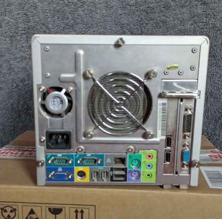 Photo of free Shuttle SS40G (Boxed) - No Hard Drive (Dunning PH2) #4