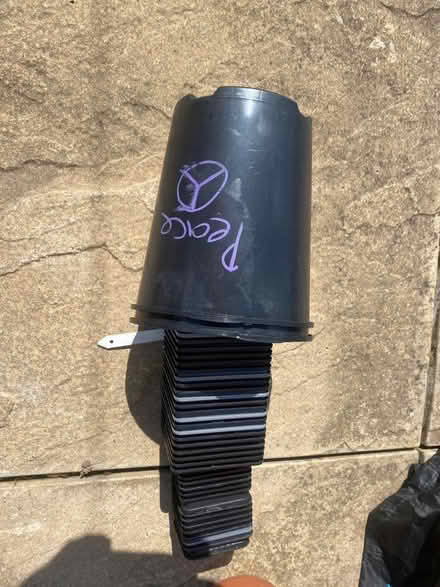 Photo of free Plant pots (Bestwood Park NG5 5SS) #1