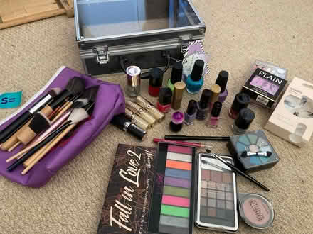 Photo of free Make-up and nail varnish (Levenshulme M19) #1