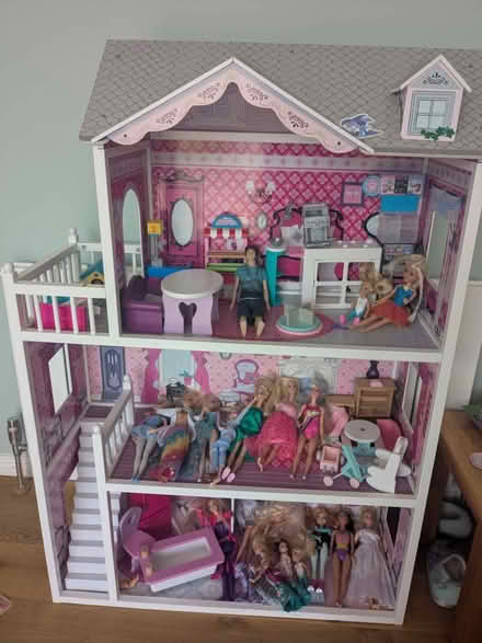 Photo of free Large dolls house with furniture and barbies (Cookham SL6) #1