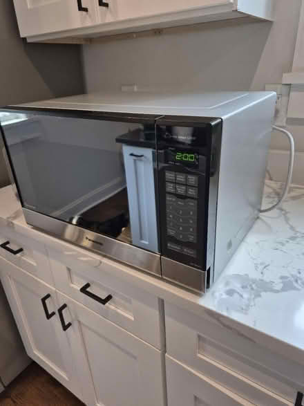 Photo of free Panasonic Microwave 1.5cu (Washington dc) #1
