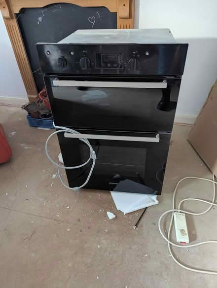 Photo of free Integrated Indesit Electric Oven (CT14) #1
