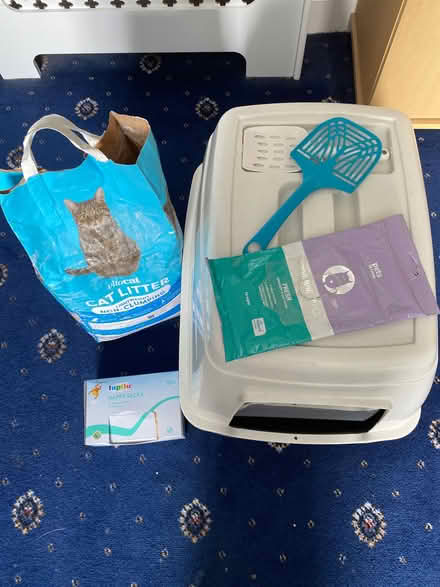 Photo of free Cat litter tray (Ruislip HA4) #1