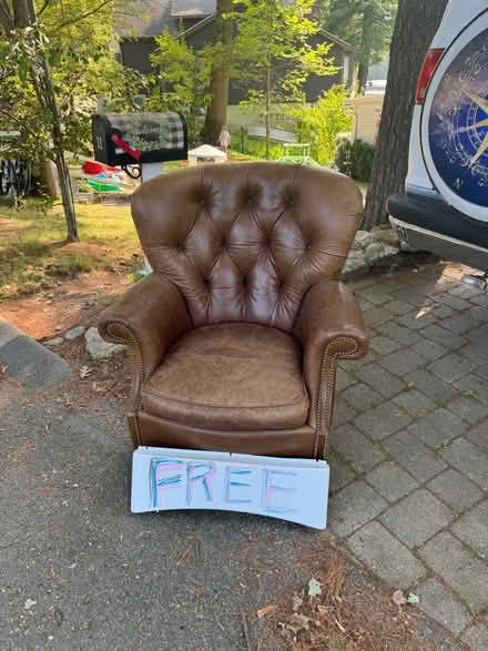 Photo of free leather swivel/rocking chair (Grove road natick) #1