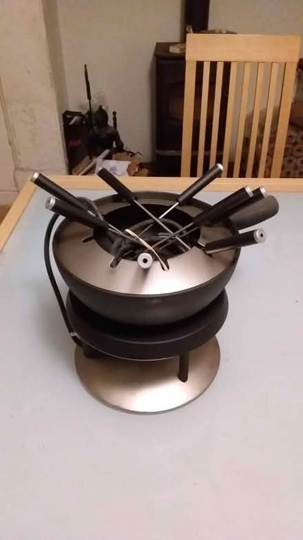 Photo of free Fondue set (Montpelier BS6) #1