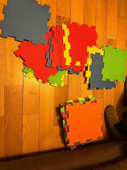 Photo of free 27.5 x 27.5 cm square tiles (Finchampstead RG40) #1