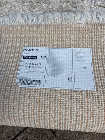 Photo of free Rug, shag pile, off-white (Hertford SG13) #2