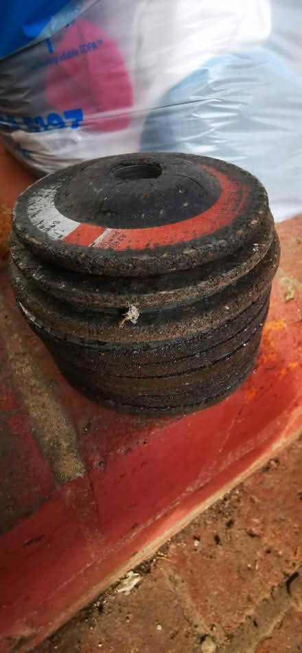 Photo of free Grinding discs 100mm (Coulsdon CR5) #4