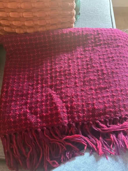 Photo of free Large clean red blanket (Park street st albans AL2) #1
