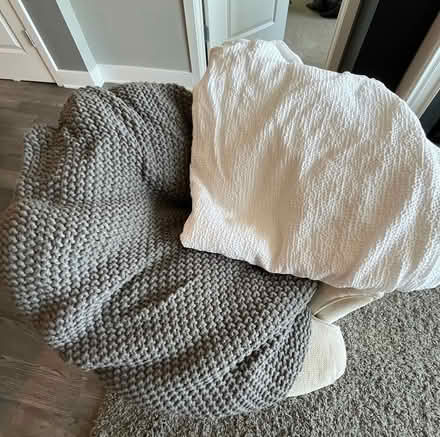Photo of free King size duvet cover and blanket (Tenleytown) #1
